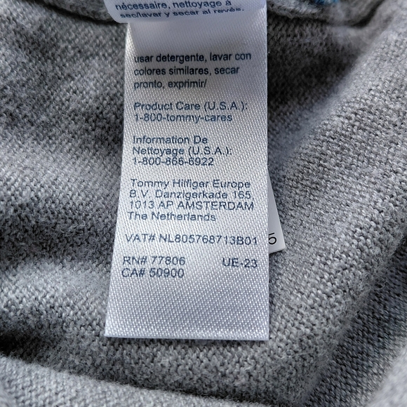 Tommy Hilfiger V-Neck Sweater in Gray and Black Argyle - Picture 5 of 6